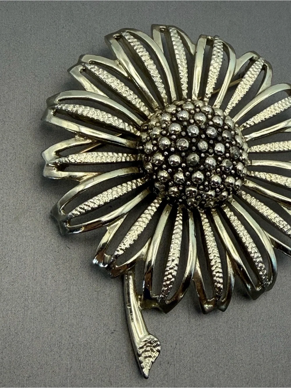 Sarah Coventry Silver Daisy Mae SunFlower Brooch Pin 3”
